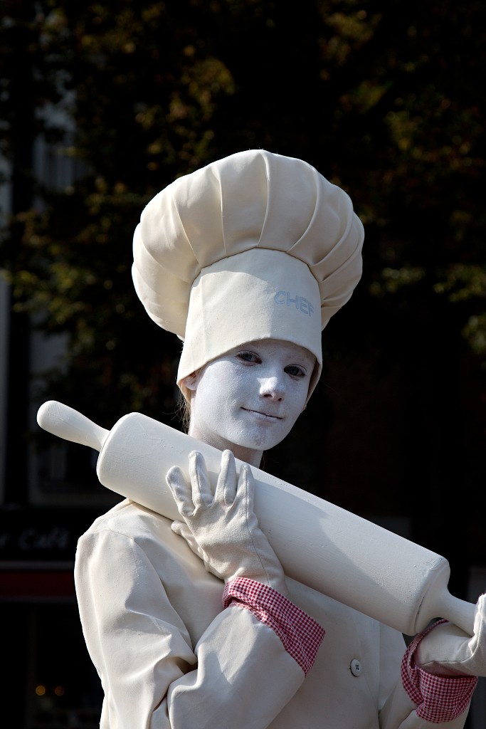 living statue levend standbeeld evenement event festival festiviteit kunst art straatkunst streetart artiest beeld beeldhouwwerk sculpture sculptuur